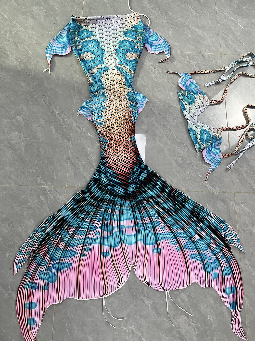 Colorful Dreamy Mermaid Tail A - đánh giá và giá Aquarium & Marine Science Center