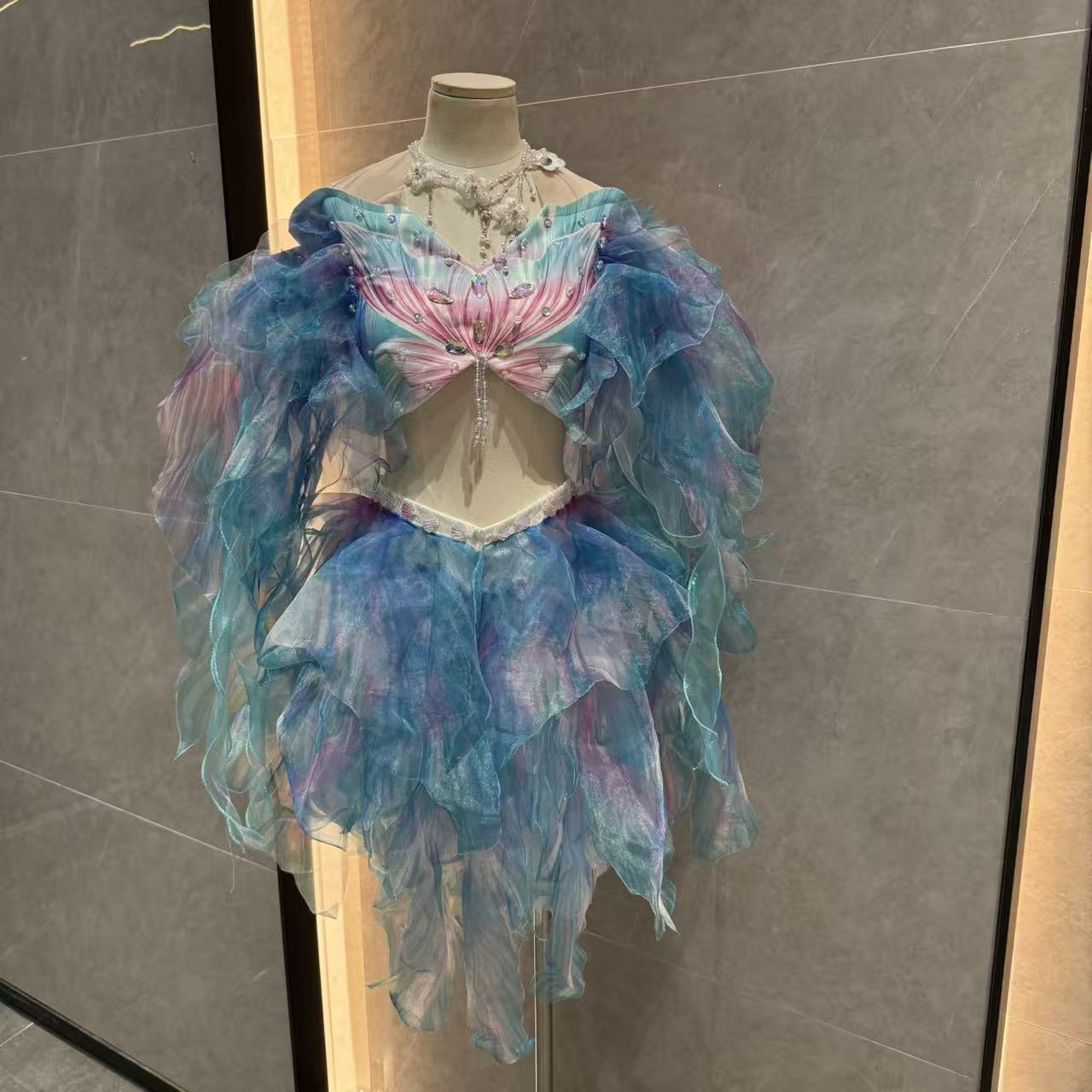 Mermaid Water Dance Skirt Prin - đánh giá và giá Aquarium & Marine Science Center